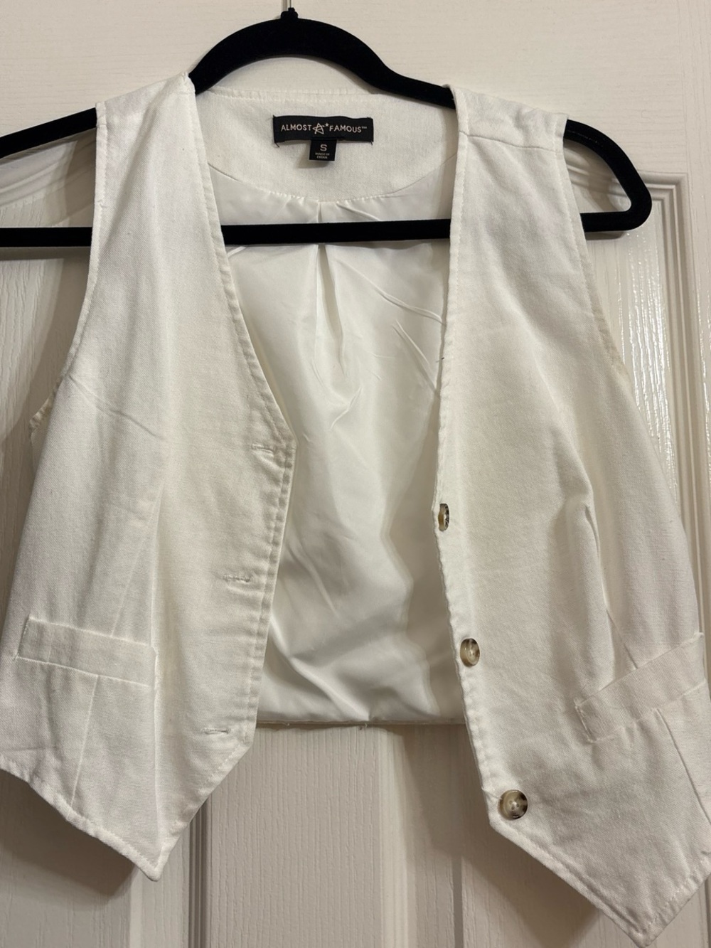 Almost Famous White Sleeveless Button Vest